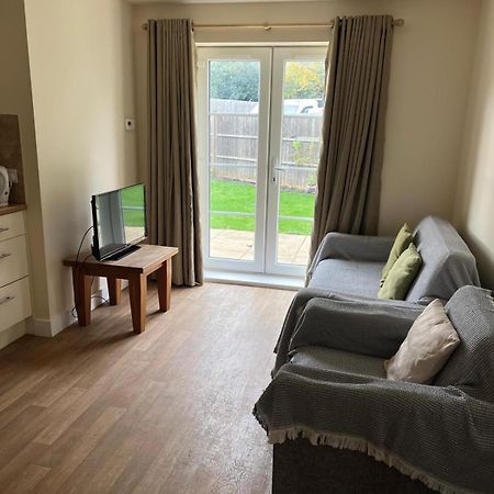 Ybc Court, Aldershot Apartment Luaran gambar