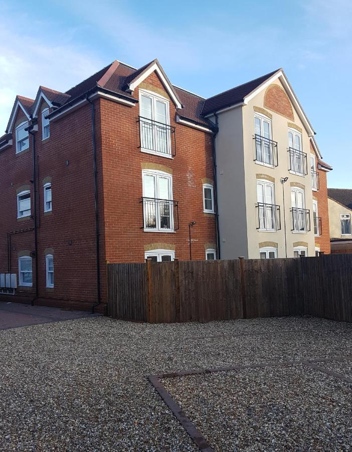 Ybc Court, Aldershot Apartment Luaran gambar
